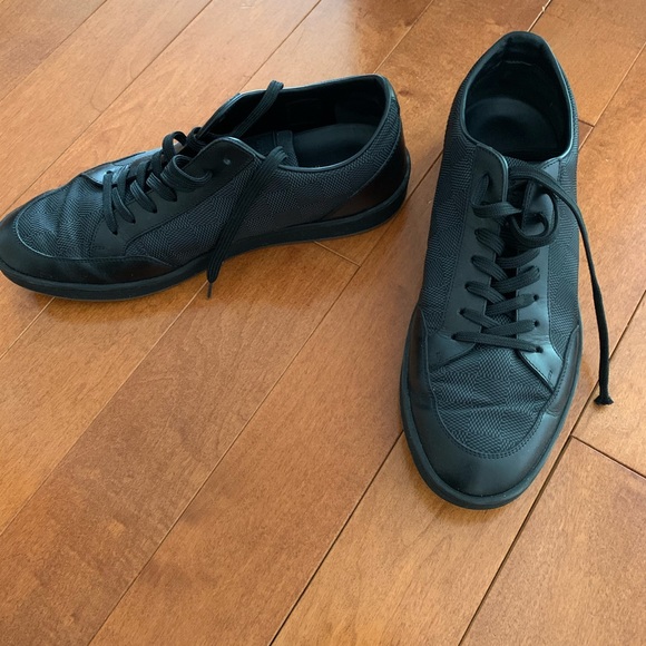 Men’s black Louis Vuitton sneakers - Picture 2 of 7